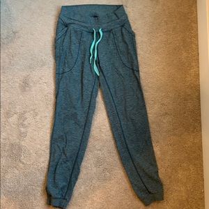 Lululemon Joggers, mid rise